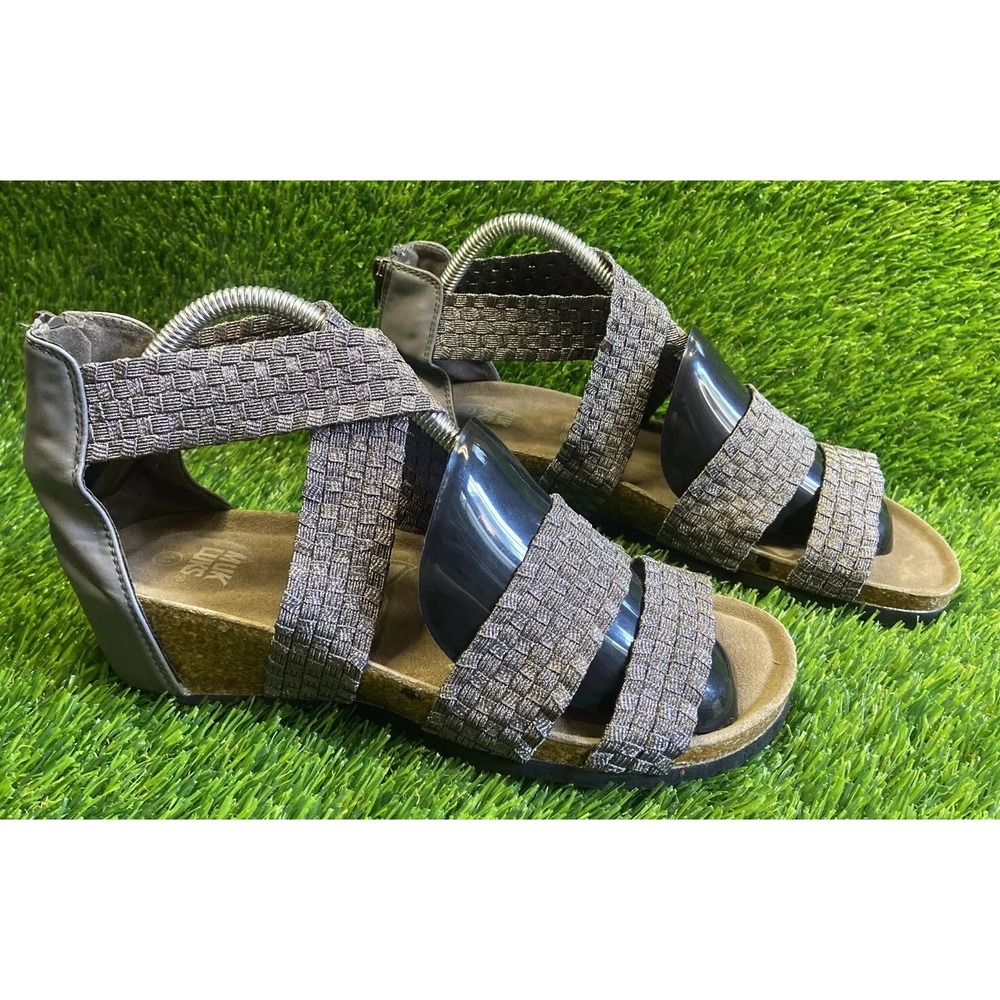 Muk Luks size 11 Elle wedge sandals crisscross straps grey back zip New!